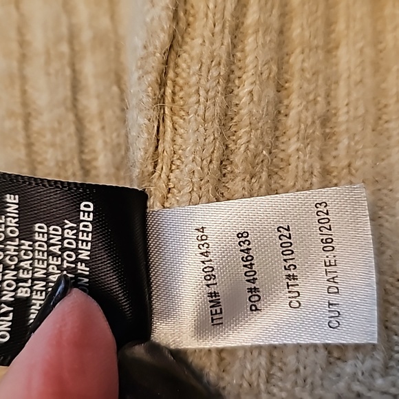 NWOT Torrid size 0 Vegan Cashmere Long Cardigan Oatmeal - Picture 8 of 8